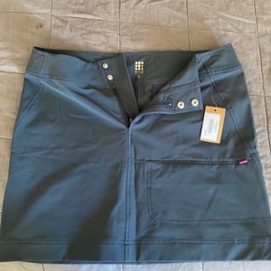 NWT Title Nine sport skirt. Gray. Size 6